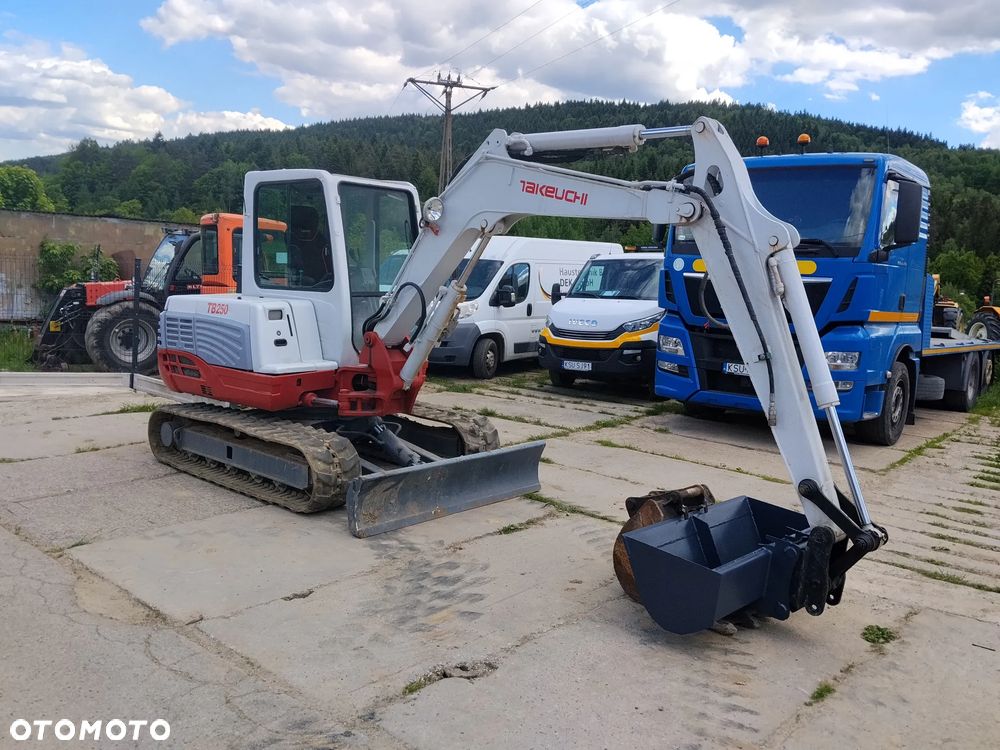 Takeuchi tb 250 - 2