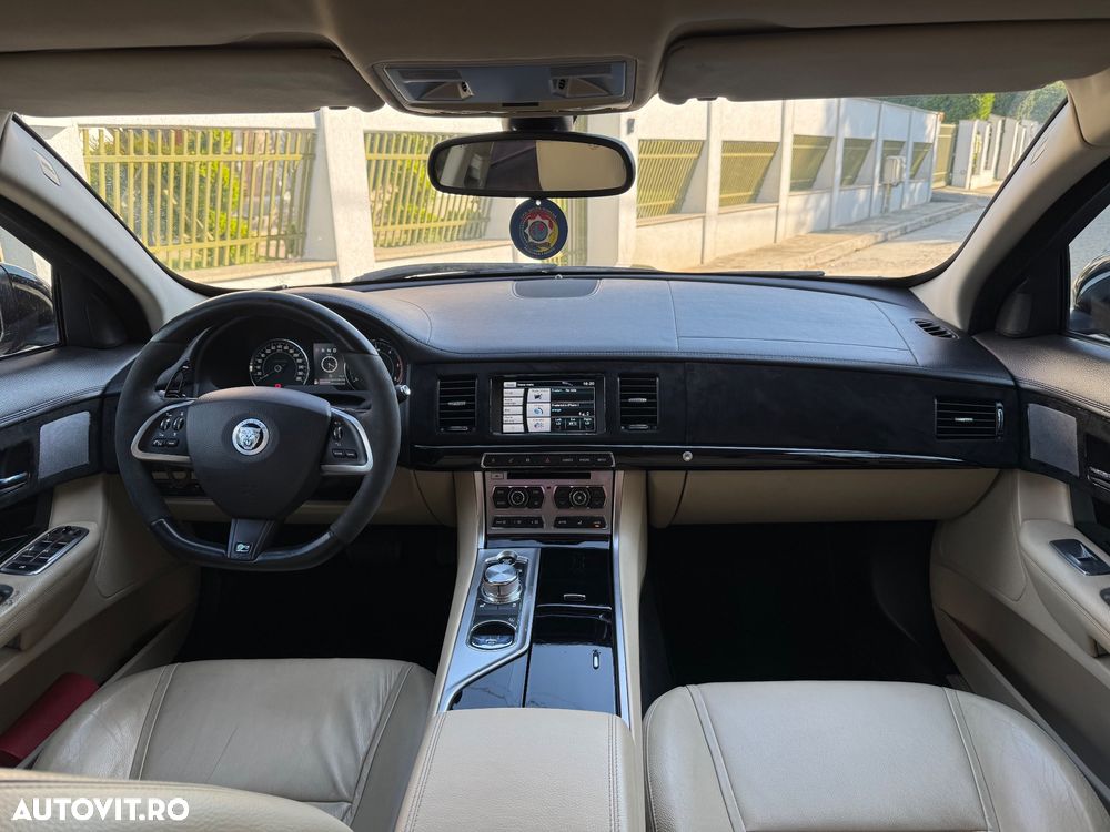 Jaguar XF 2.2D Luxury - 5
