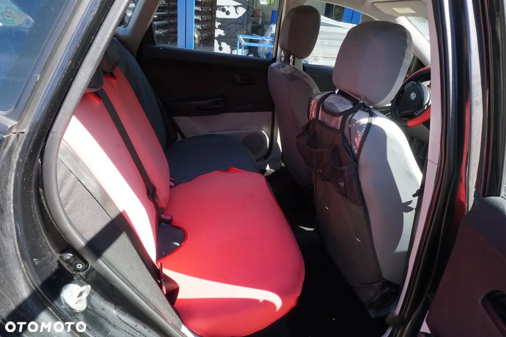 Kia Ceed - 10