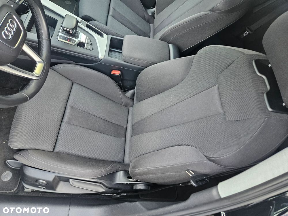 Audi A4 Avant 40 TFSI S tronic - 13