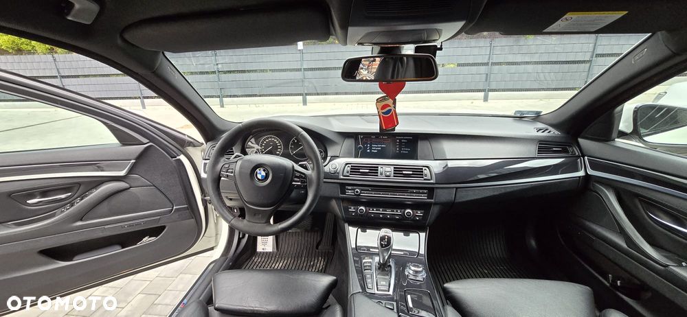 BMW Seria 5 525d xDrive - 8