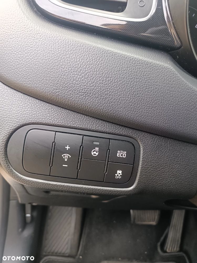 Kia Carens 1.7 CRDi L 7os - 12