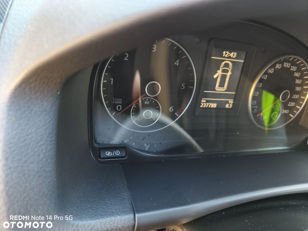 Volkswagen Touran 1.6 TDI DPF BlueMotion Technology Comfortline - 11