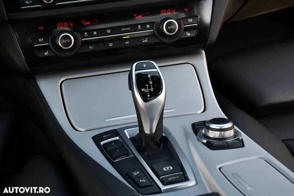 BMW Seria 5 525d xDrive Sport-Aut. Luxury Line - 31