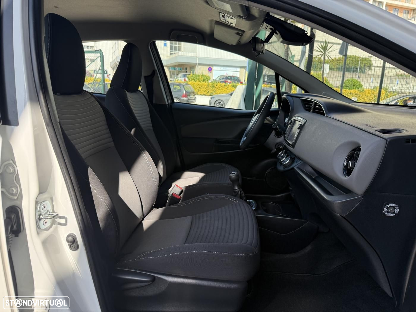 Toyota Yaris 1.0 VVT-i Comfort Plus - 29