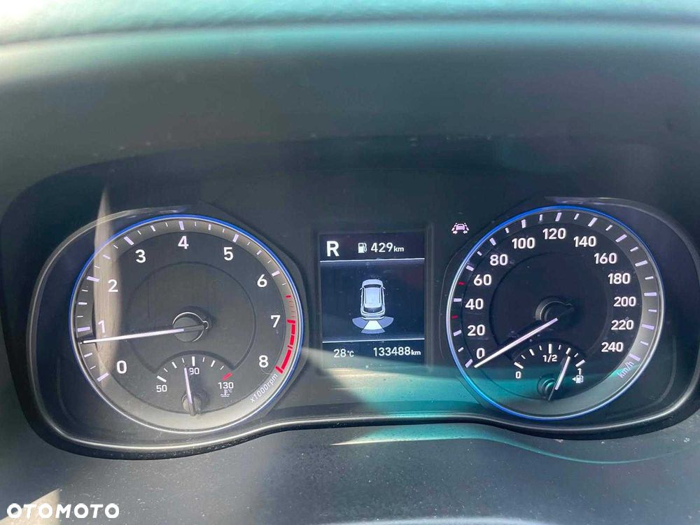 Hyundai Kona - 8