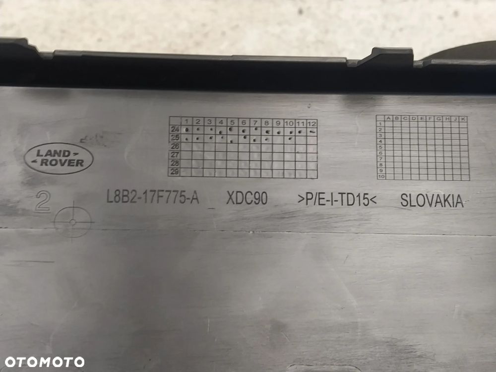 LAND ROVER DEFENDER II L663 LISTWA NAKŁADKA ZDERZAKA ŚRODKOWA PRZÓD PRZEDNIA PDC ORYGINAŁ - 23