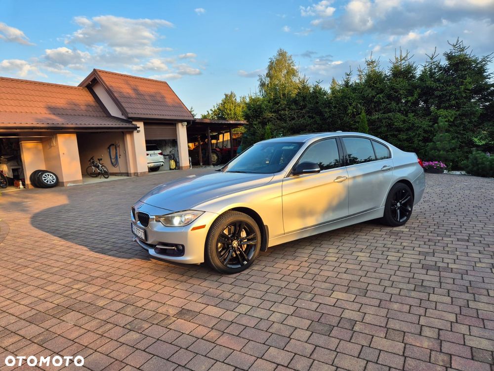 BMW Seria 3 335i xDrive Sport Line - 7