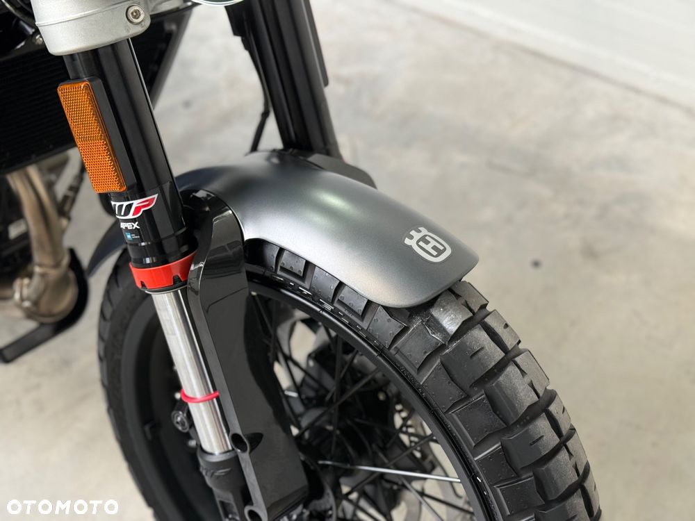 Husqvarna Svartpilen - 9