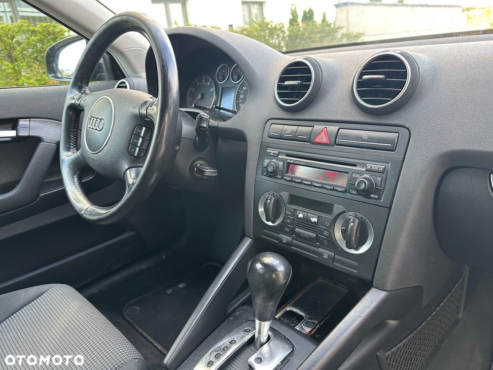 Audi A3 3-drzwiowe 2.0 FSI Attraction Tiptronic - 13