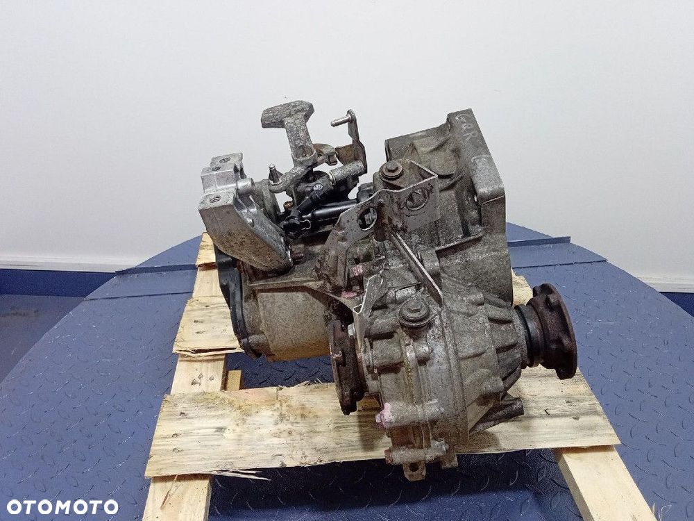 VW CADDY III 1.9 TDI 105KM SKRZYNIA BIEGÓW MANUALNA GQR - 4