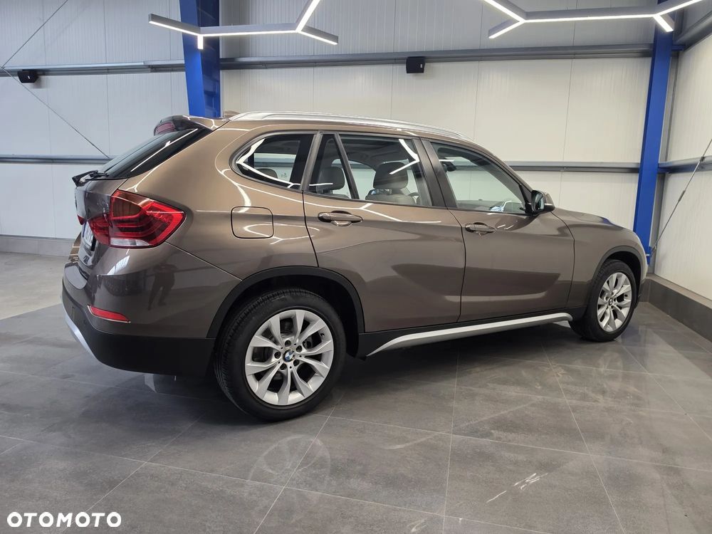 BMW X1 xDrive18d xLine - 17