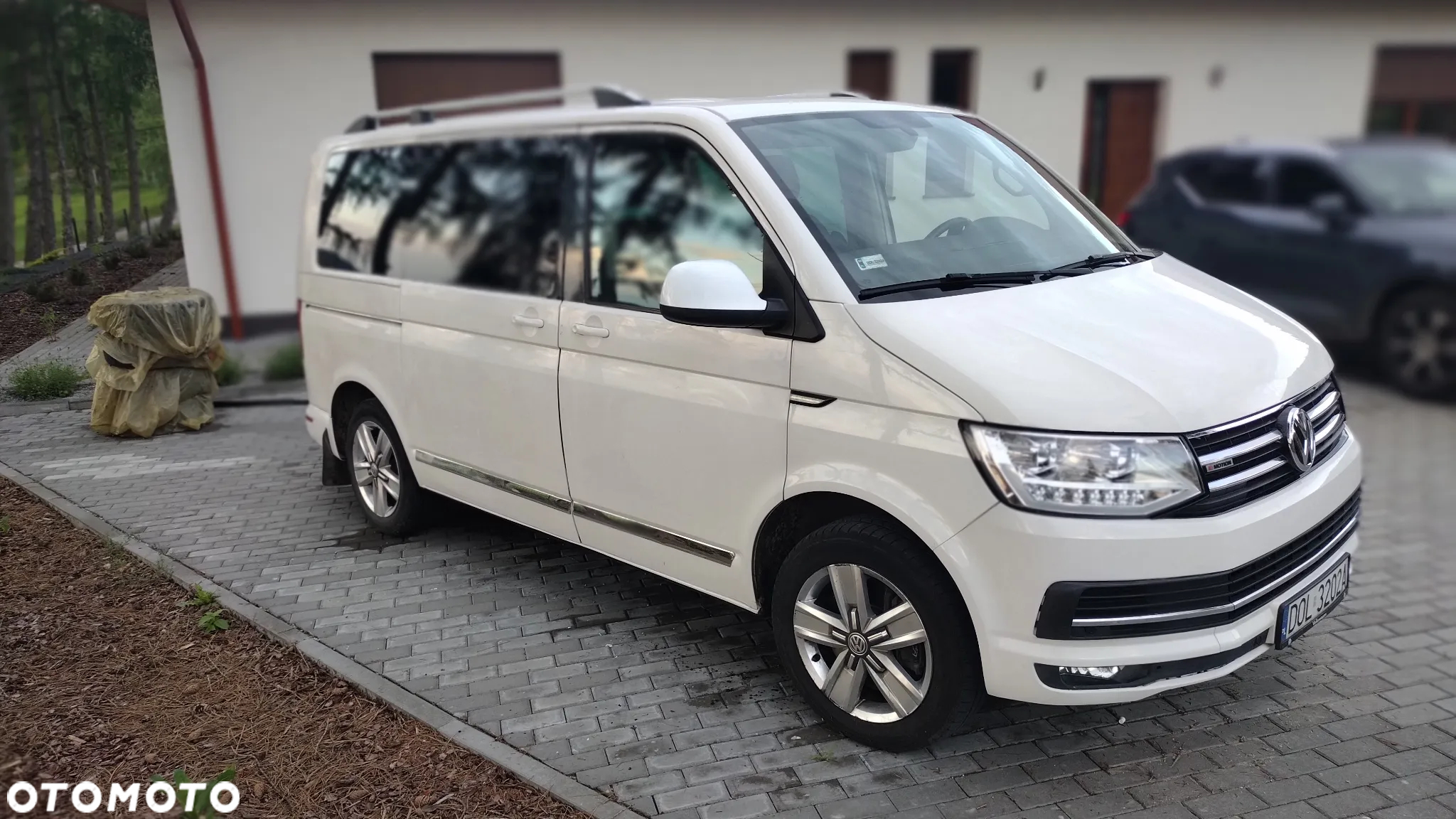 Volkswagen Multivan - 2