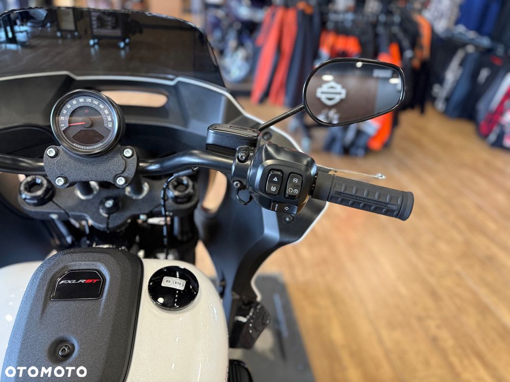Harley-Davidson Softail Low Rider - 9