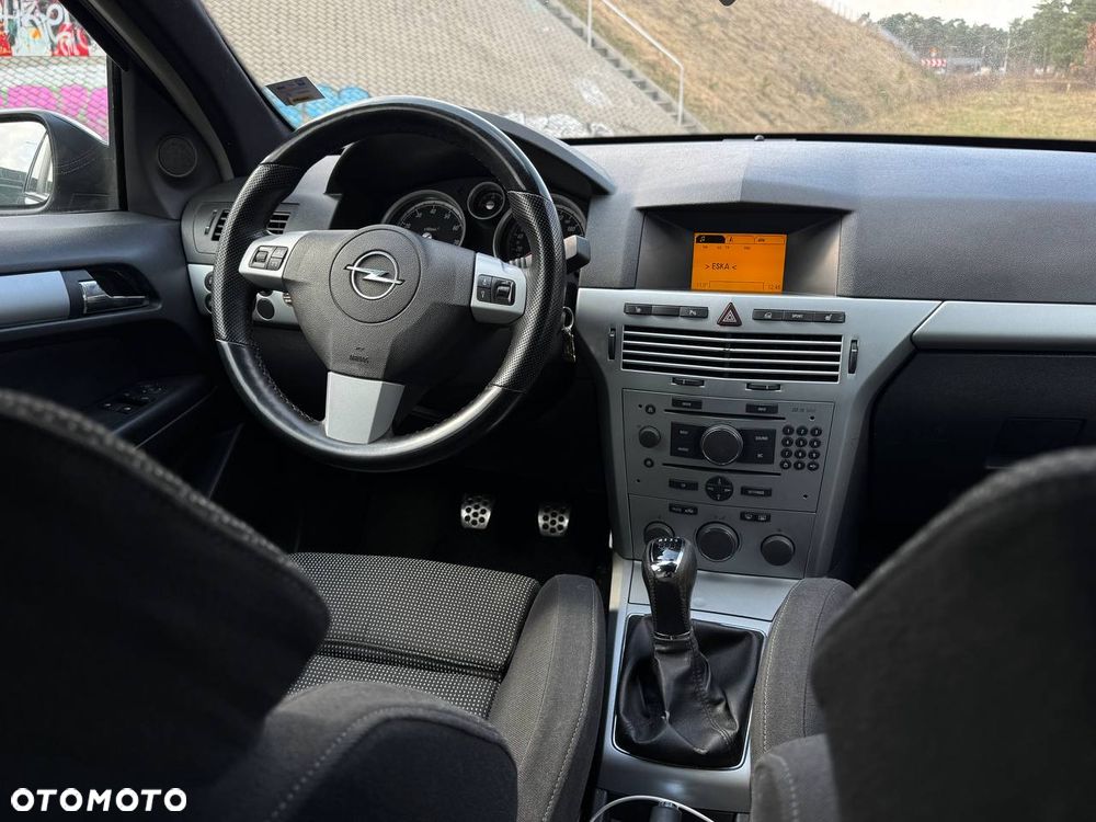 Opel Astra 2.0 T Sport - 11