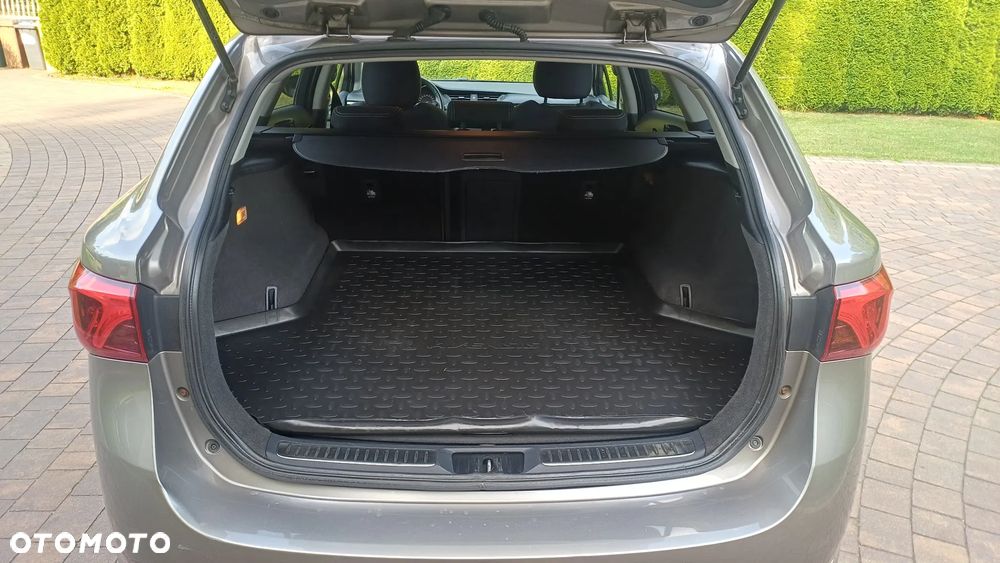 Toyota Avensis 1.8 Premium - 23