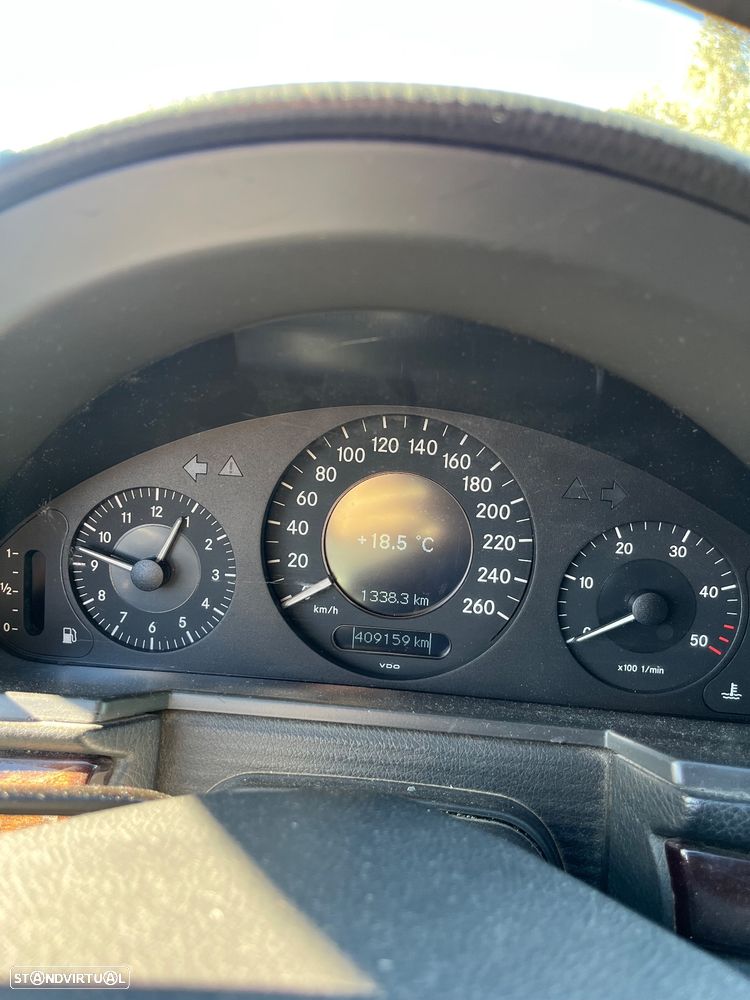 Mercedes-Benz E 220 T CDI Auto Classic - 3