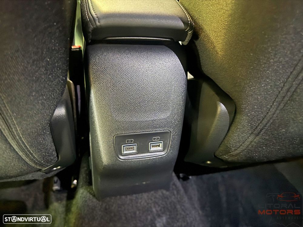 Peugeot 2008 PureTech 130 EAT8 Allure - 40