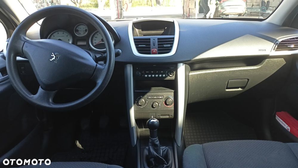 Peugeot 207 - 3
