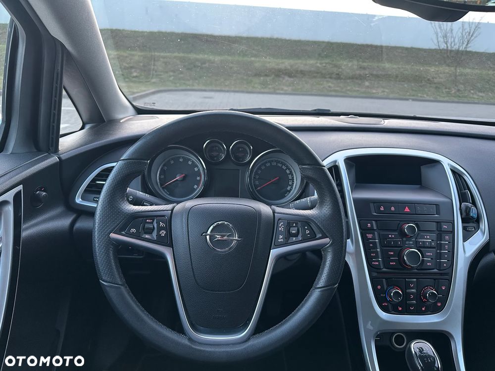 Opel Astra 1.4 Turbo - 11
