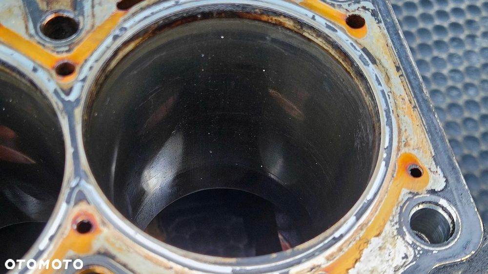 Blok 06D103023 BBBBB Dół Silnik Cylindry Panewki Mocowanie Wału 2.0 FSI AWA Audi A4 B6 B7 VW - 19
