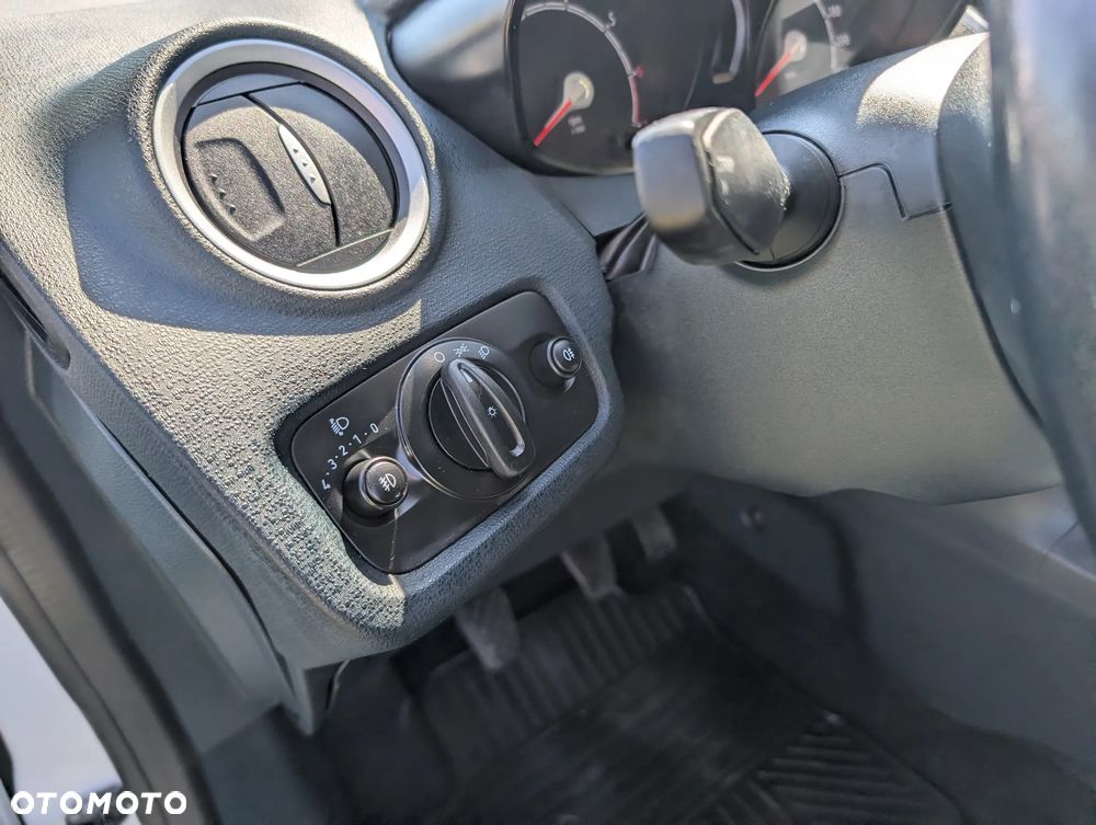 Ford Fiesta 1.25 Trend Edition - 30