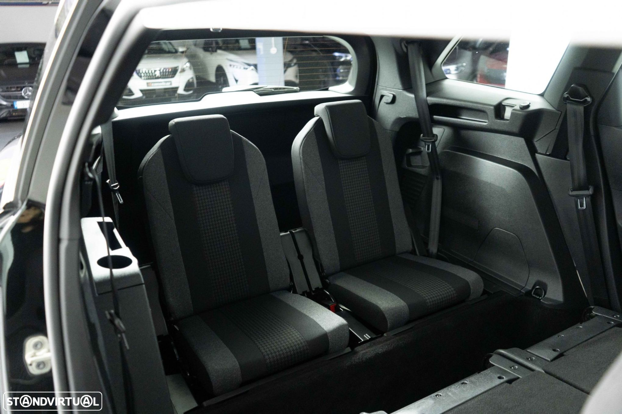 Peugeot 5008 1.2 PureTech Allure EAT8 - 10