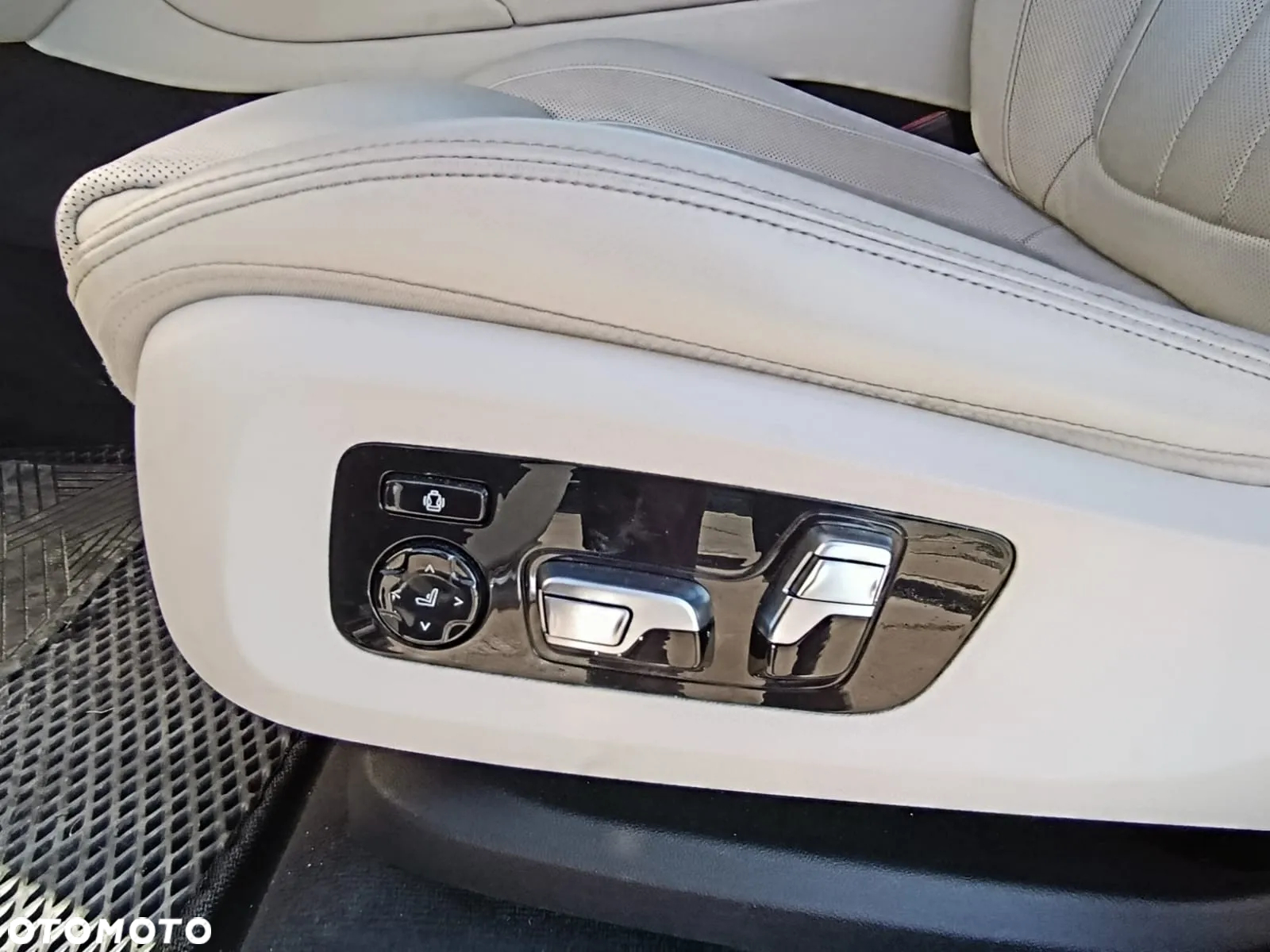 BMW X6M - 28