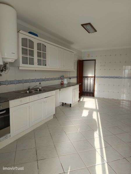 ABRANTES- Apartamento  T3 junto ao hospital - Grande imagem: 5/12