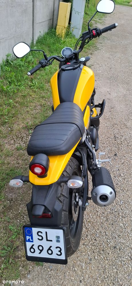 Yamaha XSR - 3