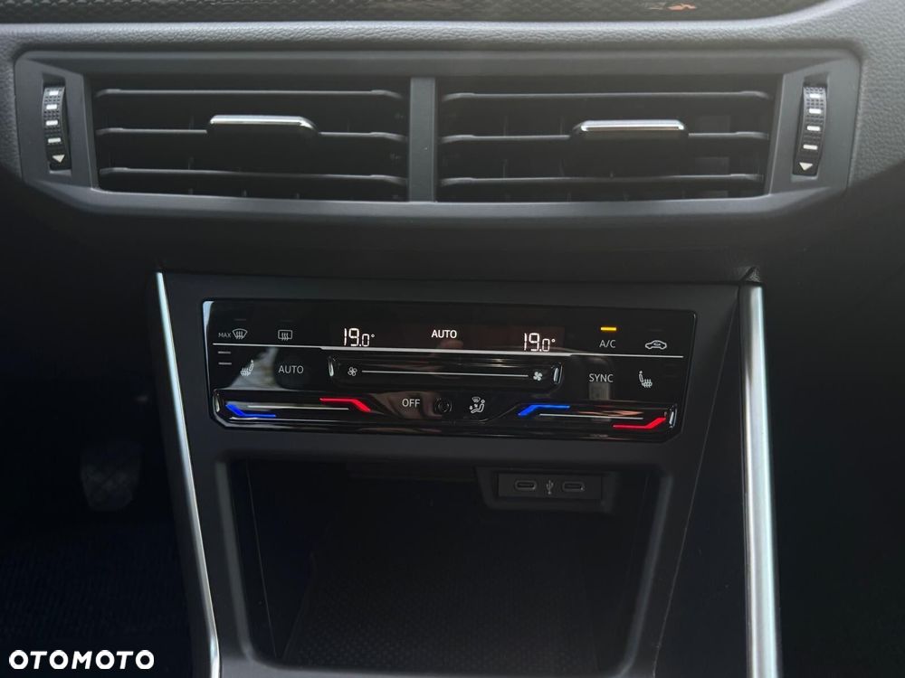Volkswagen Polo 1.0 MPI Life - 29