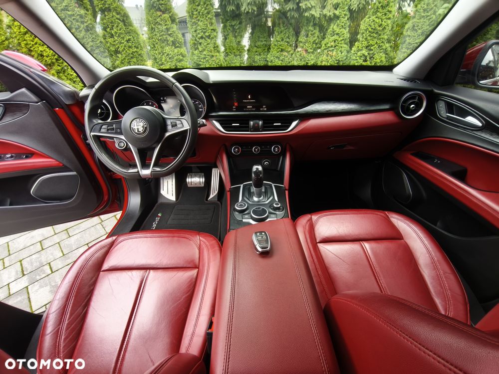 Alfa Romeo Stelvio 2.0 Turbo TI Q4 - 13