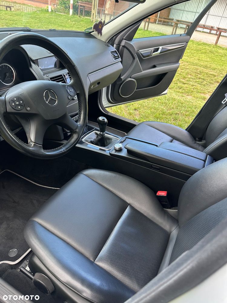 Mercedes-Benz Klasa C 180 Kompressor BlueEFFICIENCY - 35
