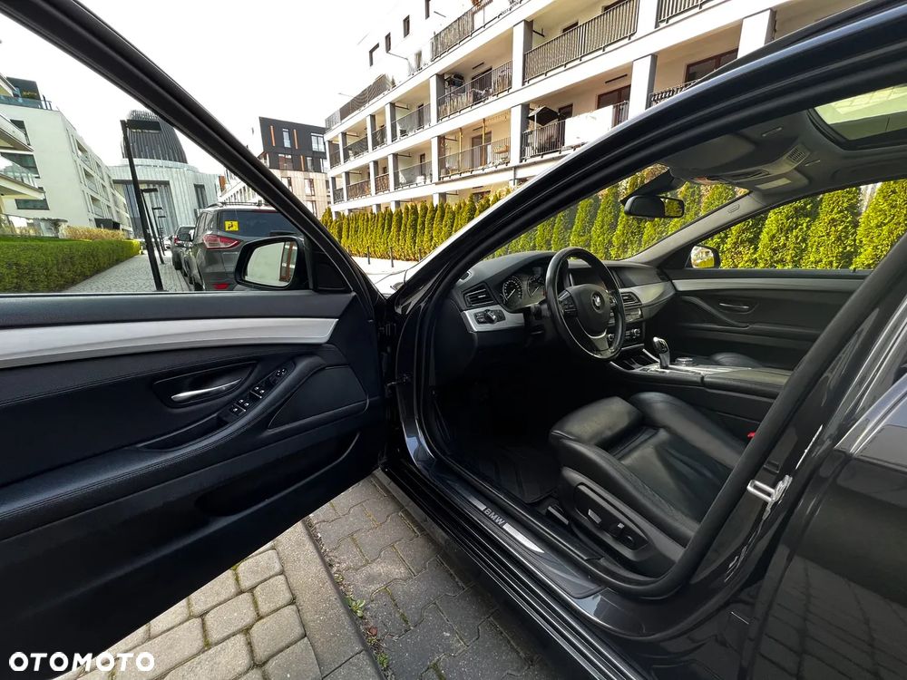 BMW Seria 5 520d Luxury Line - 9