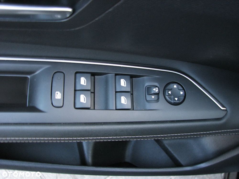 Peugeot 3008 BlueHDi 130 Stop & Start EAT8 Allure - 31