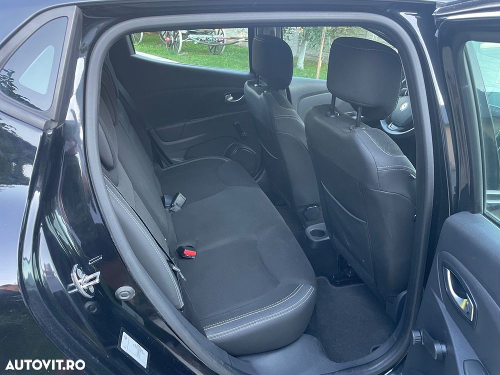 Renault Clio - 21