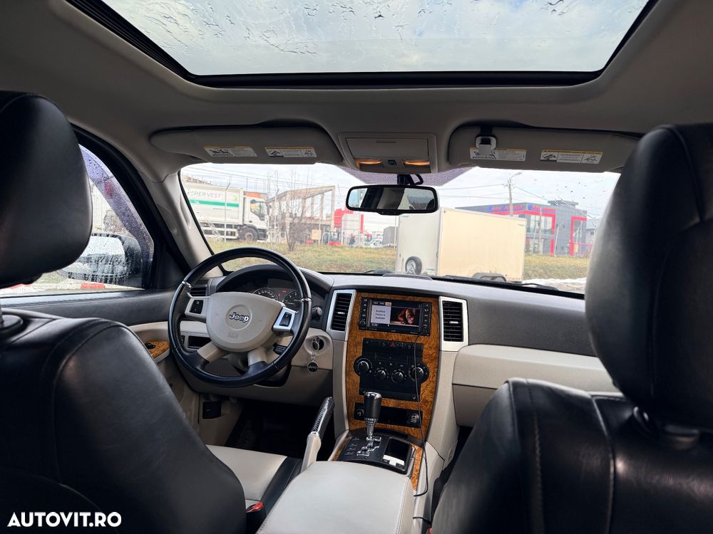 Jeep Grand Cherokee - 17