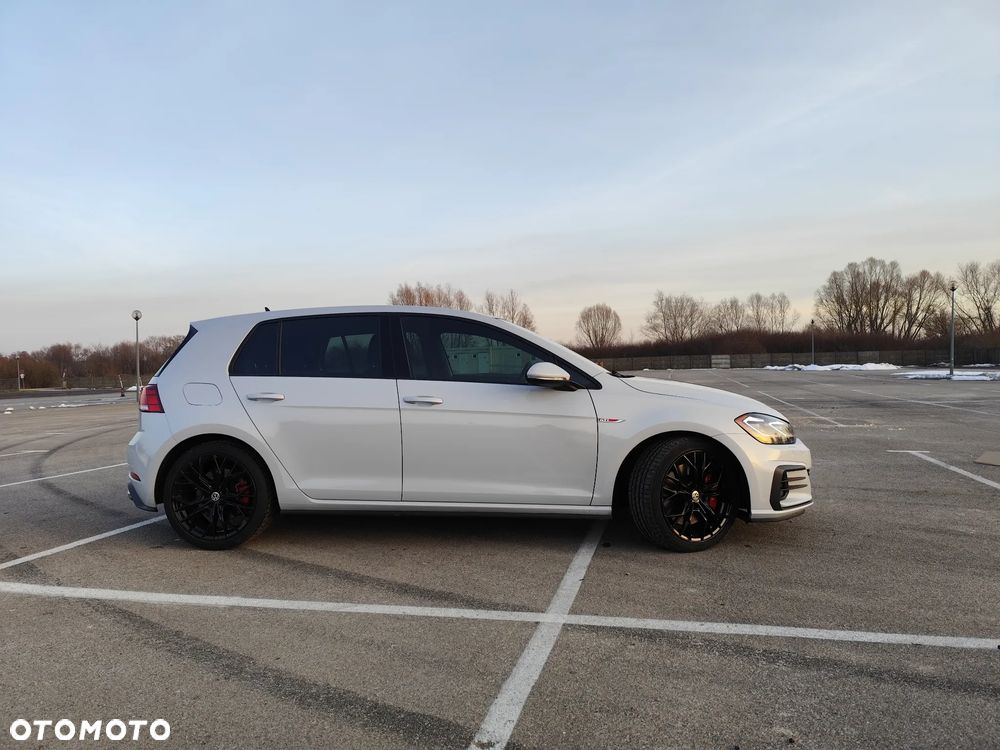 Volkswagen Golf GTI (BlueMotion Technology) DSG Performance - 4