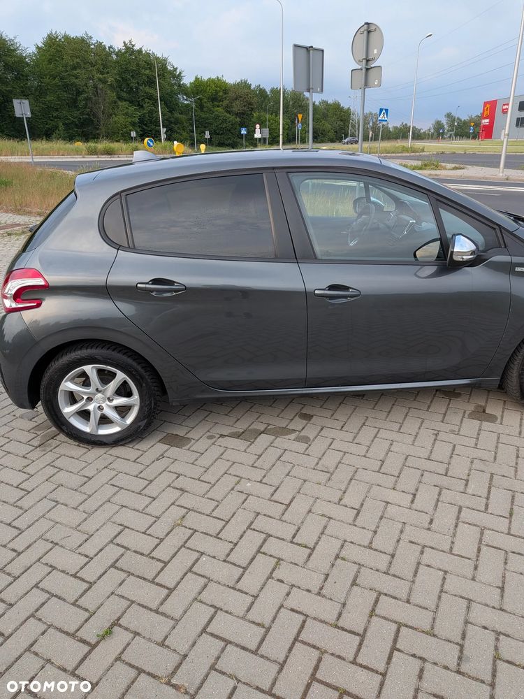 Peugeot 208 1.2 PureTech Style - 17