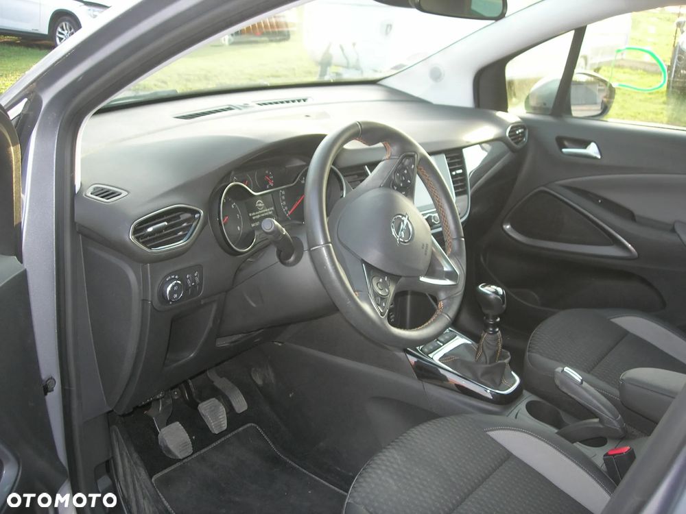 Opel Crossland X - 11
