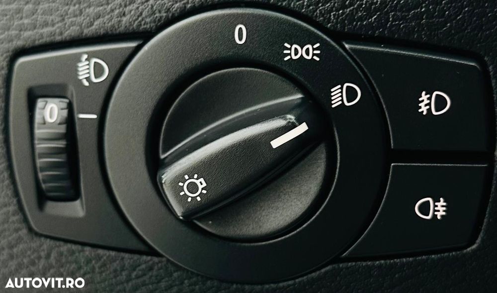 BMW X1 sDrive18d xLine - 13