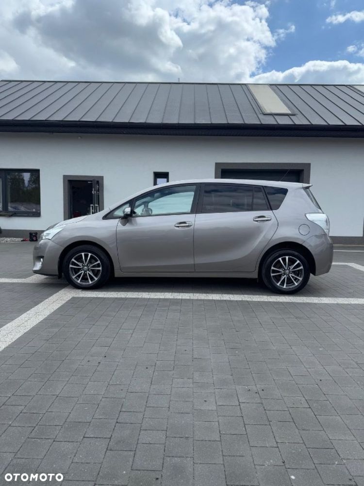 Toyota Corolla Verso - 3