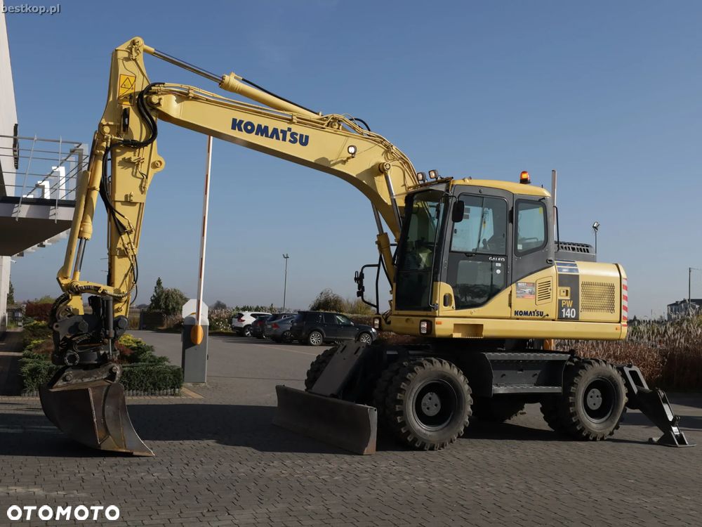 Komatsu PW140-7 - 13