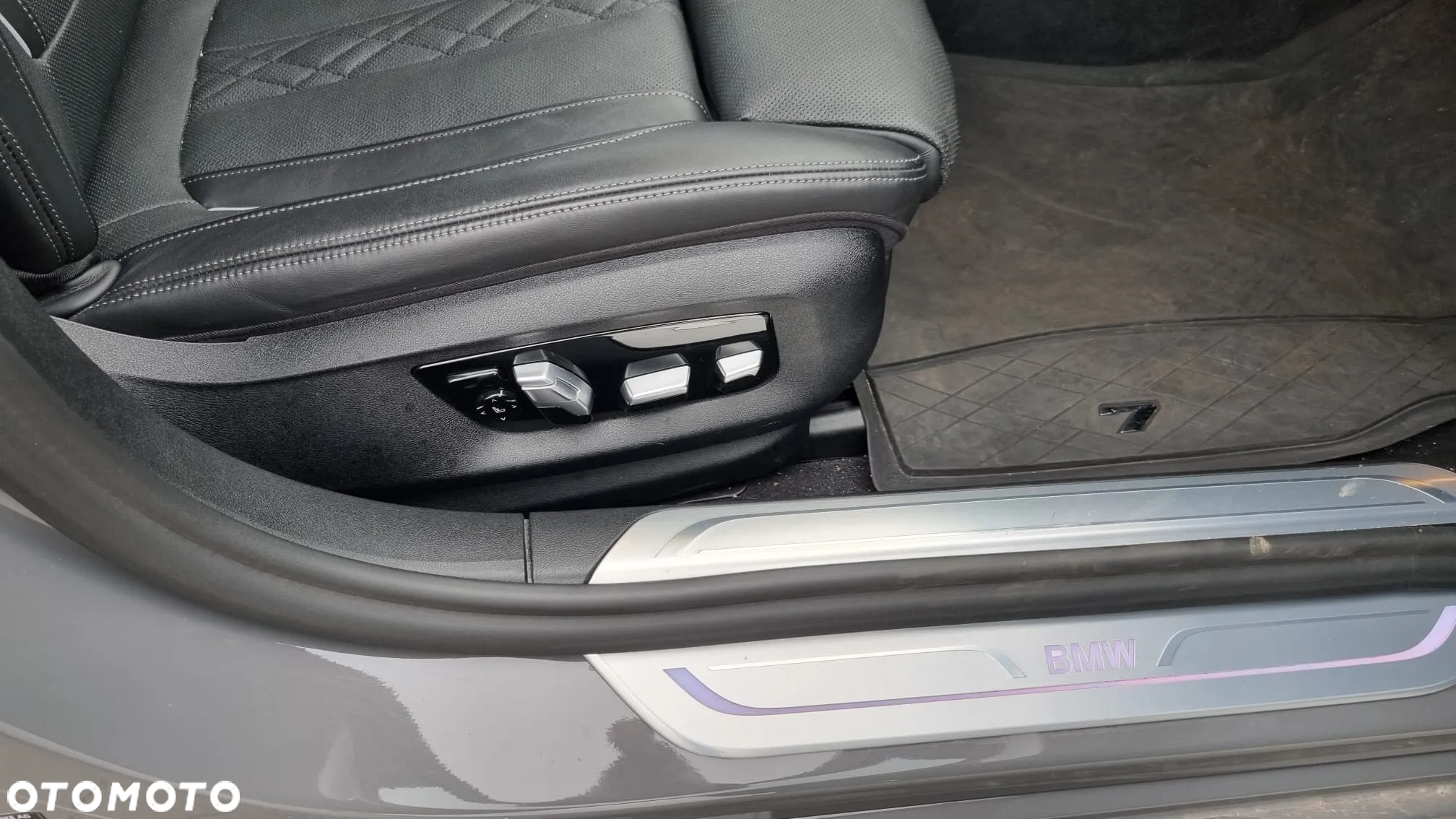 BMW Seria 7 750d xDrive - 22