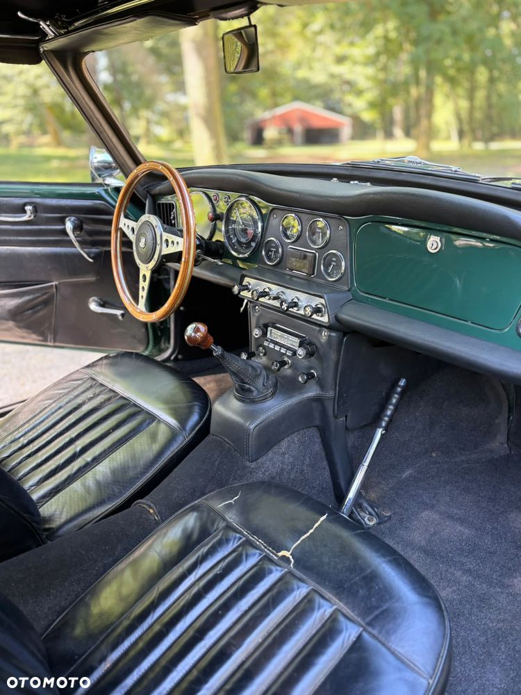 Triumph TR4 - 11