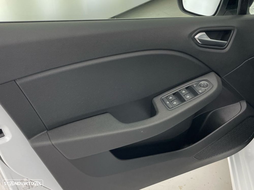 Renault Clio 1.0 TCe Evolution Bi-Fuel — fotografia 17