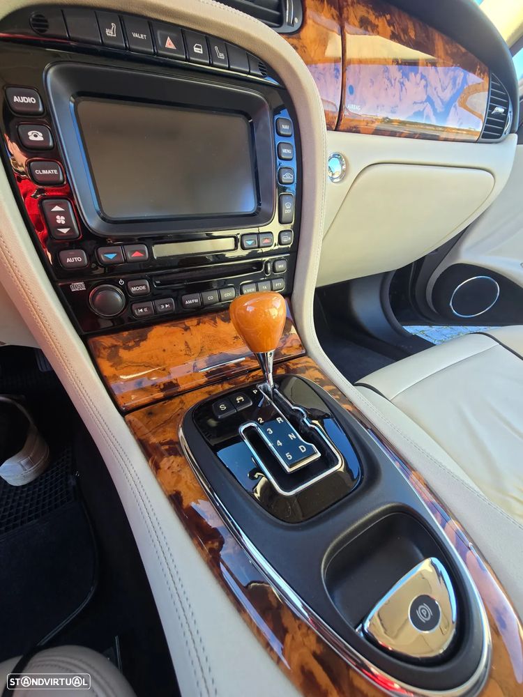 Jaguar XJ XJ6 3.0 Executive - 10
