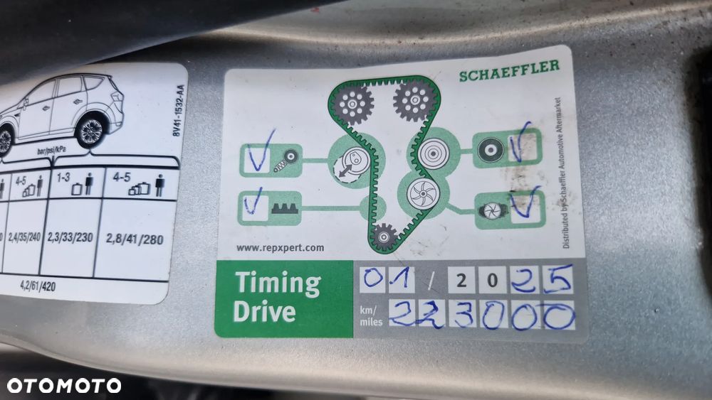 Ford Kuga 2.0 TDCi 4x4 Titanium - 26