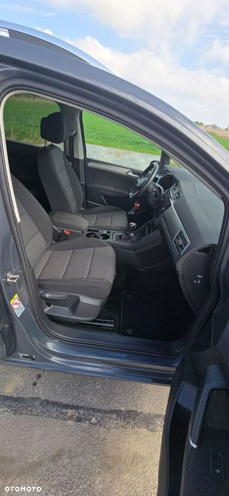 Volkswagen Touran - 21