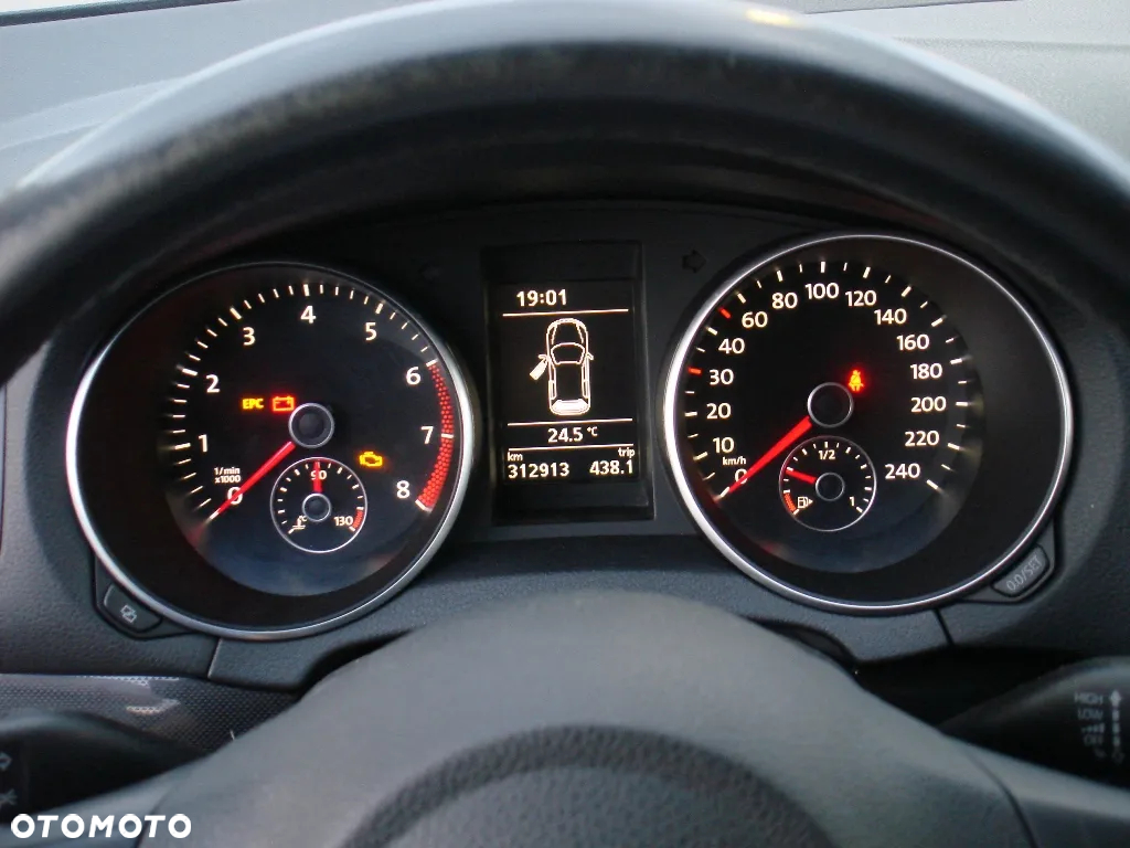 Volkswagen Golf 1.6 Comfortline - 10
